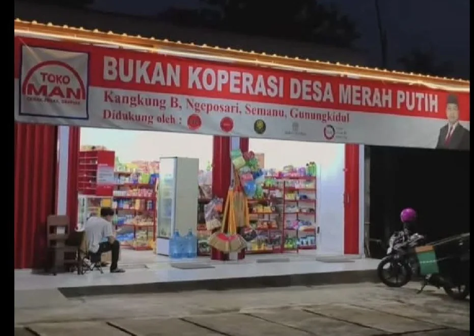 Strategi Nyeleneh Sumantri Bikin Toko Kelontong di Gunungkidul Viral, Branding Bukan Koperasi Desa Merah Putih